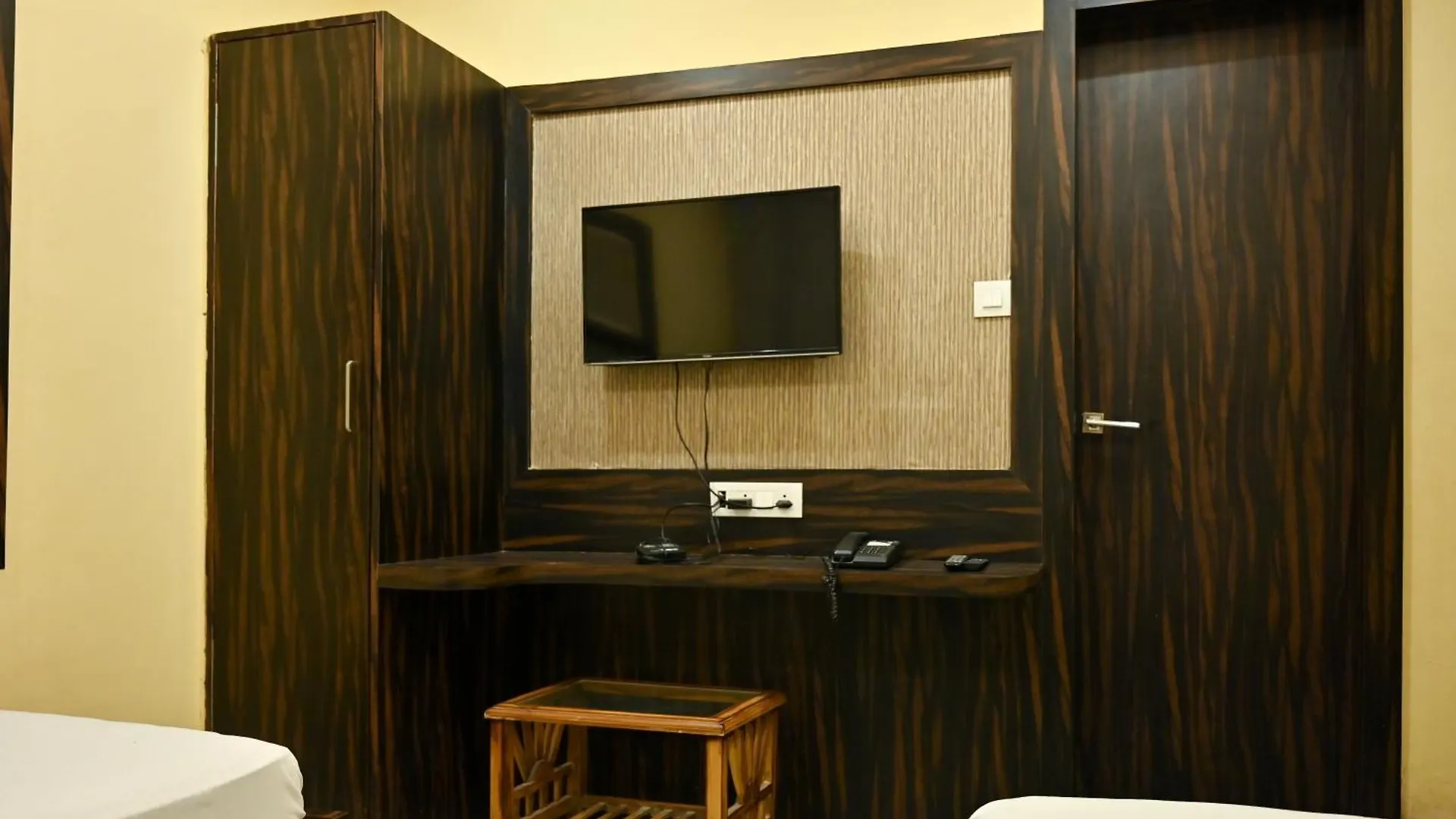 Hotel Hari Gopal Waranasi